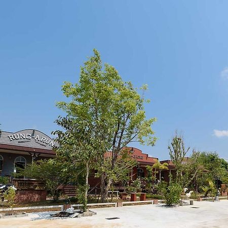 Cowboy Farm Resort Pattaya Ban Huai Yai Bagian luar foto