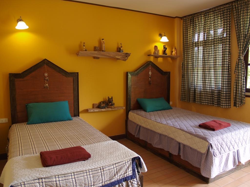 Cowboy Farm Resort Pattaya Ban Huai Yai Bagian luar foto