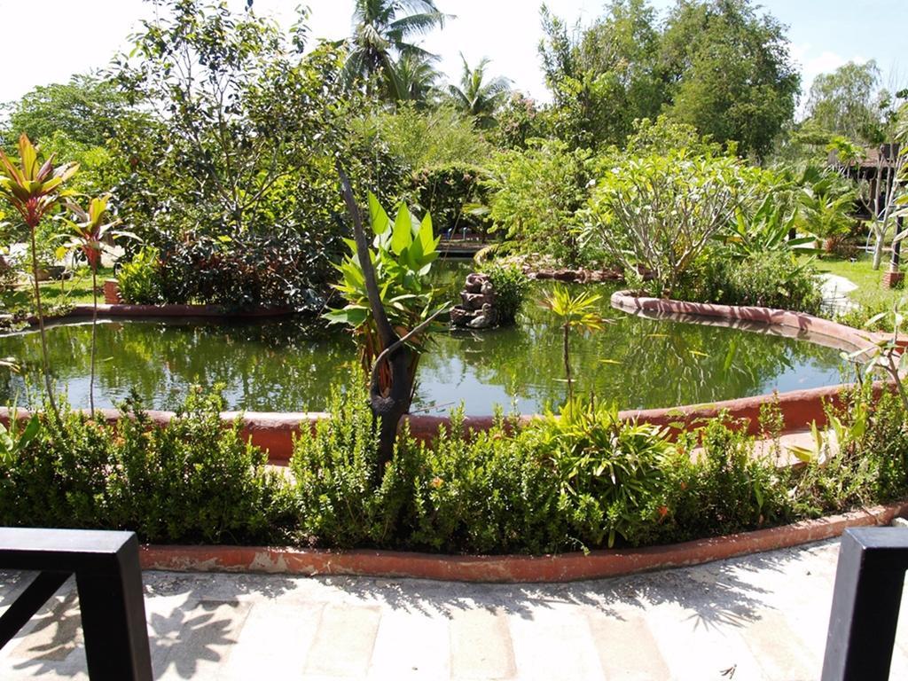 Cowboy Farm Resort Pattaya Ban Huai Yai Bagian luar foto
