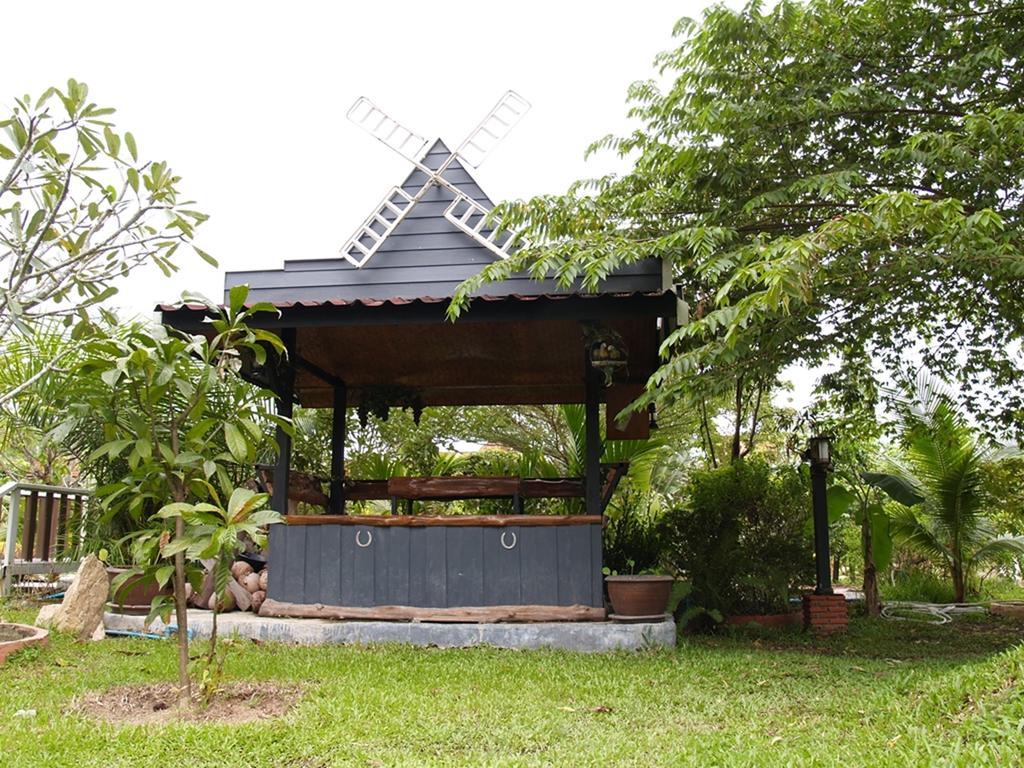 Cowboy Farm Resort Pattaya Ban Huai Yai Bagian luar foto
