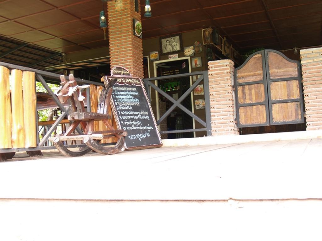 Cowboy Farm Resort Pattaya Ban Huai Yai Bagian luar foto