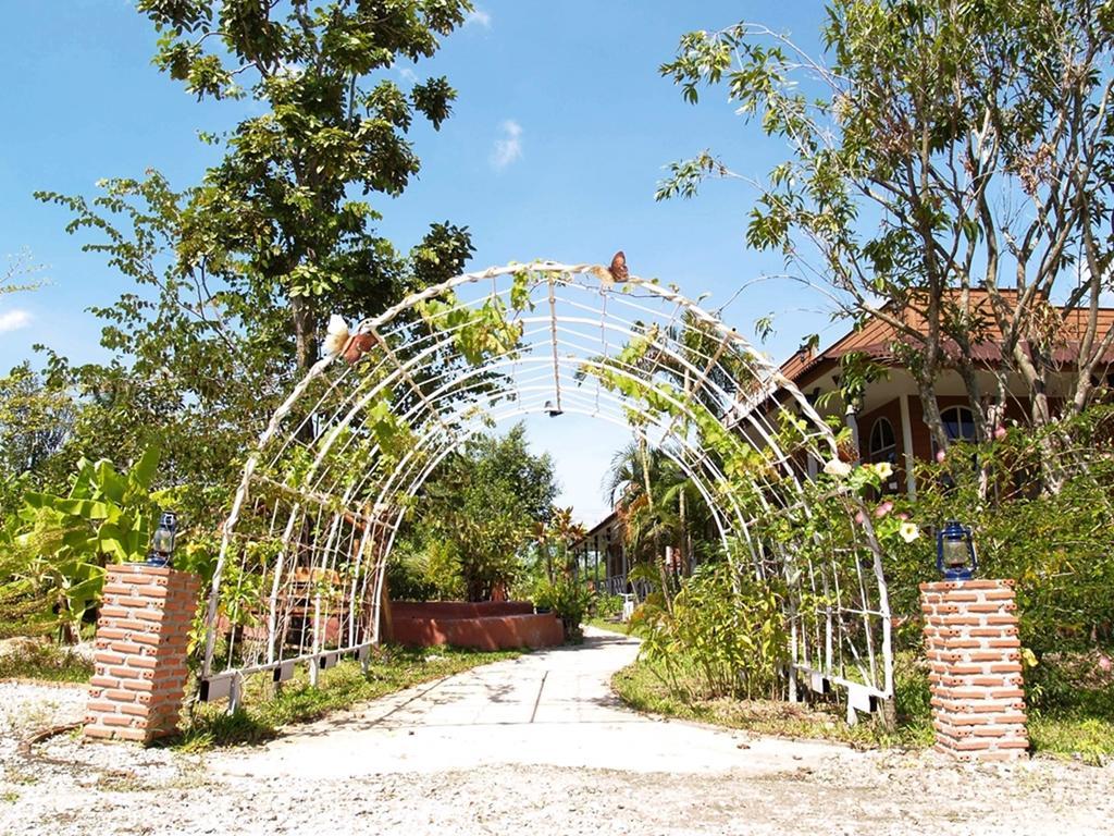 Cowboy Farm Resort Pattaya Ban Huai Yai Bagian luar foto