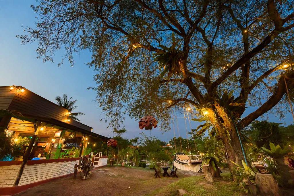 Cowboy Farm Resort Pattaya Ban Huai Yai Bagian luar foto