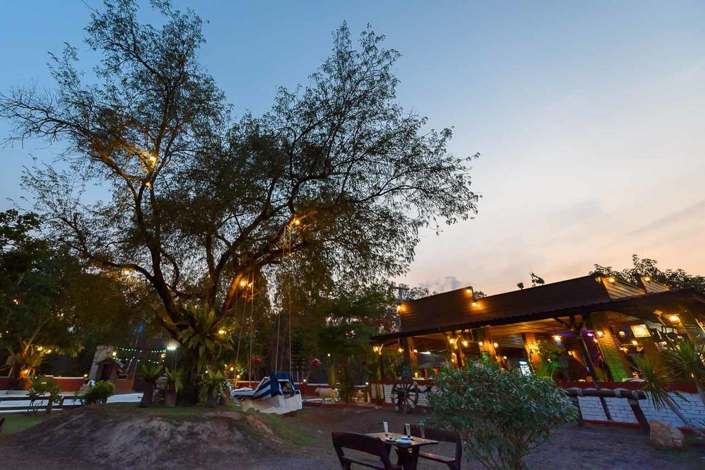 Cowboy Farm Resort Pattaya Ban Huai Yai Bagian luar foto