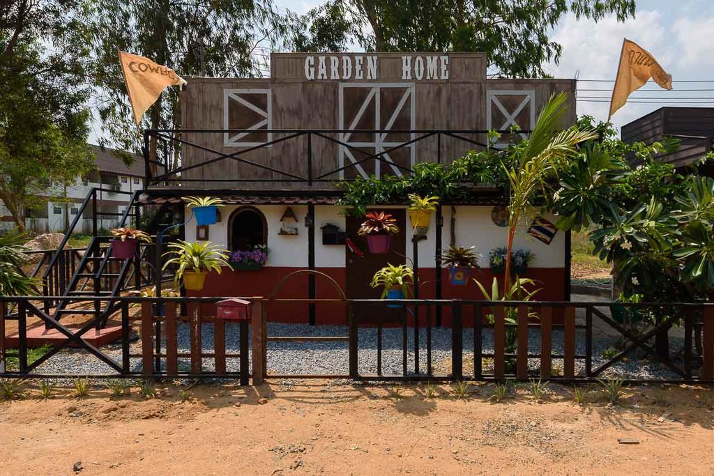 Cowboy Farm Resort Pattaya Ban Huai Yai Bagian luar foto