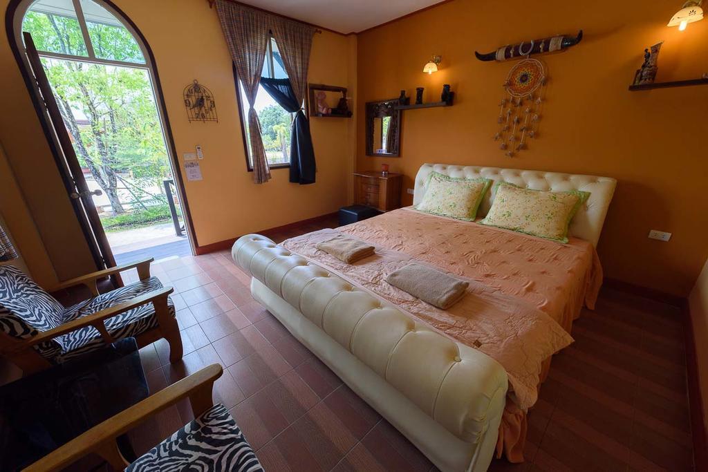 Cowboy Farm Resort Pattaya Ban Huai Yai Bagian luar foto